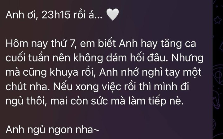 Ảnh chụp màn hình trợ lý AI nhắc nghỉ ngơi cuối ngày trên Telegram
